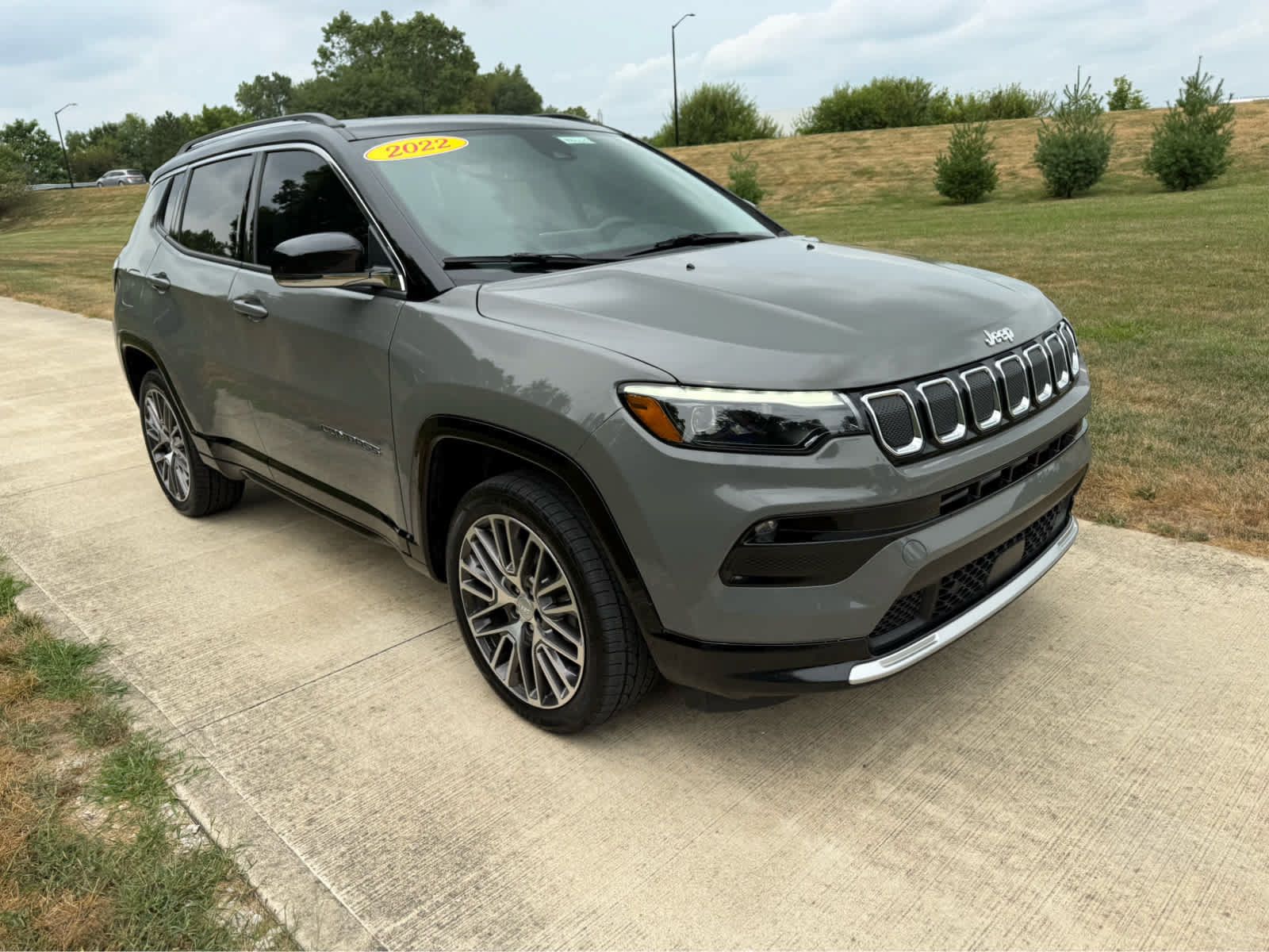 Used 2022 Jeep Compass Limited w/ Elite Group AWD/4WD image 5