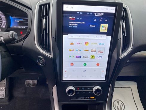 Used 2024 Ford Edge SEL w/ Convenience Package image 11