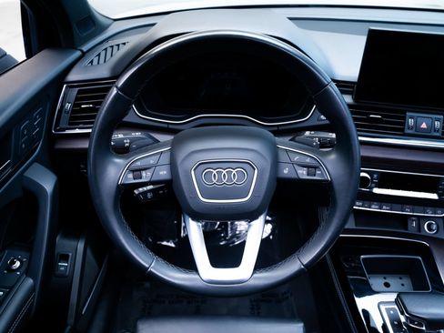 Used 2023 Audi Q5 2.0T Premium Plus w/ Premium Plus Package AWD/4WD image 11