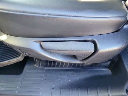 Used 2022 Toyota Highlander XLE image 13