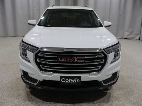 Used 2024 GMC Terrain SLT AWD/4WD image 8