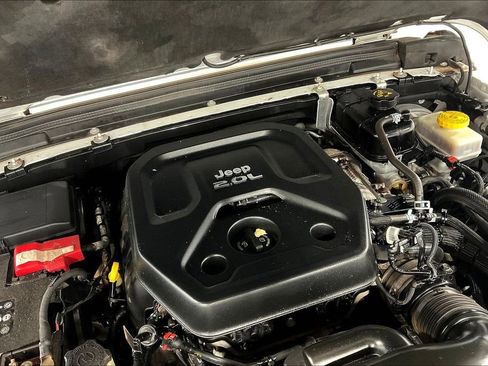 Used 2020 Jeep Wrangler Unlimited Sahara image 39