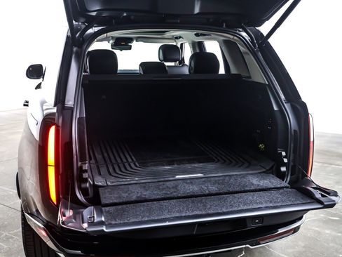 Used 2024 Land Rover Range Rover SE image 24