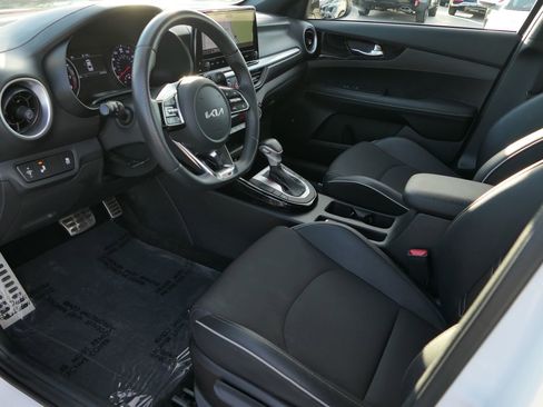 Used 2024 Kia Forte GT-Line w/ GT-Line Premium Package image 11