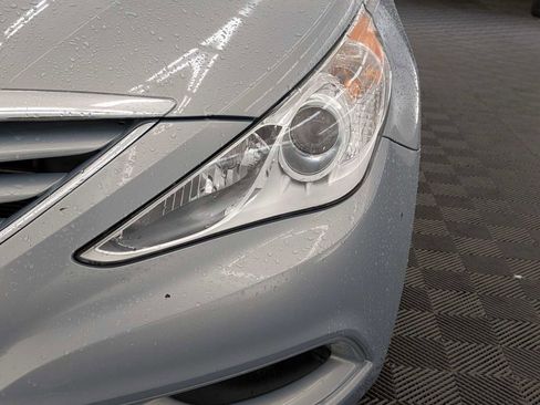 Used 2011 Hyundai Sonata GLS image 10