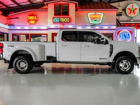 Used 2023 Ford F350 Lariat w/ Lariat Ultimate Package AWD/4WD image 10
