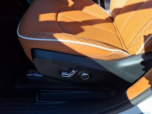 New 2026 Chrysler Pacifica Pinnacle image 8