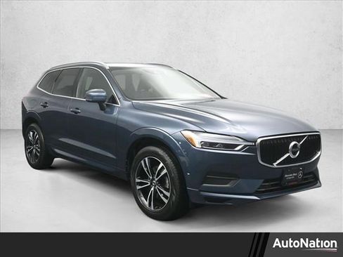 Used 2018 Volvo XC60 T5 Momentum w/ Convenience Package image 1