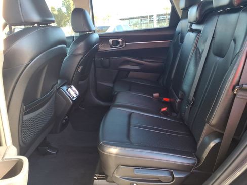 Used 2023 Kia Sorento S image 14