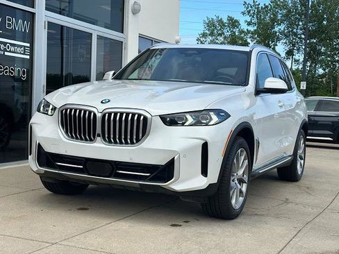 Certified 2025 BMW X5 xDrive40i w/ Climate Comfort Package AWD/4WD image 3
