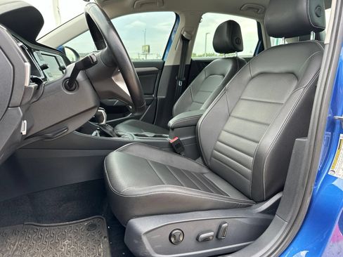 Used 2022 Volkswagen Jetta SE FWD image 9