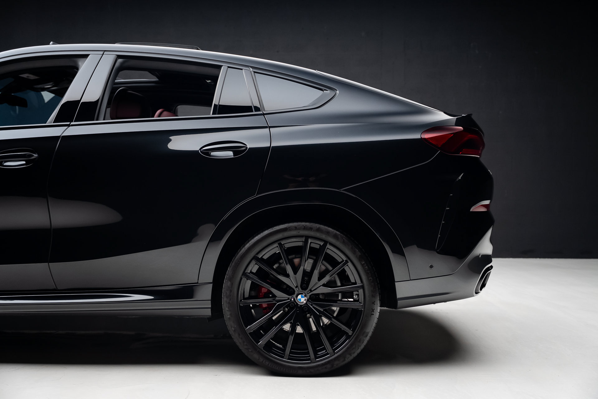 Used 2022 BMW X6 M50i w/ Premium Package AWD/4WD image 20