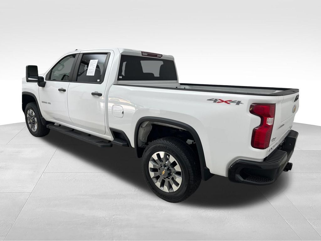 Used 2022 Chevrolet Silverado 2500 Custom w/ Custom Convenience Package AWD/4WD image 3