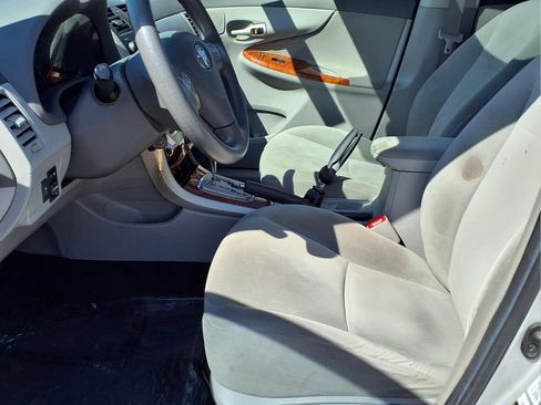 Used 2009 Toyota Corolla XLE w/ All Weather Guard Pkg FWD image 12
