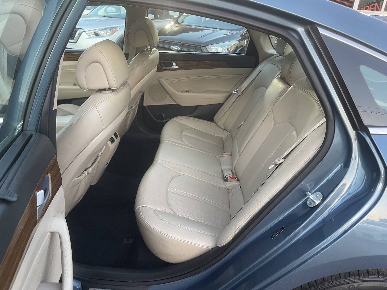 Used 2015 Hyundai Sonata Limited w/ Option Group 06 FWD image 26