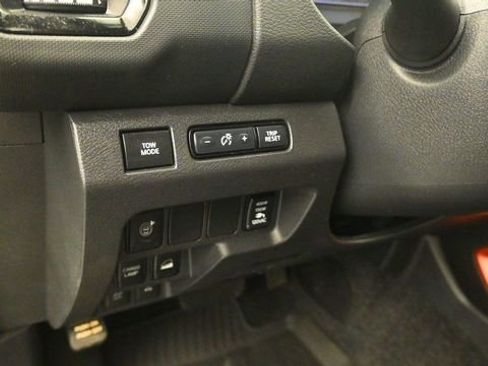Used 2022 Nissan Frontier PRO-4X AWD/4WD image 15