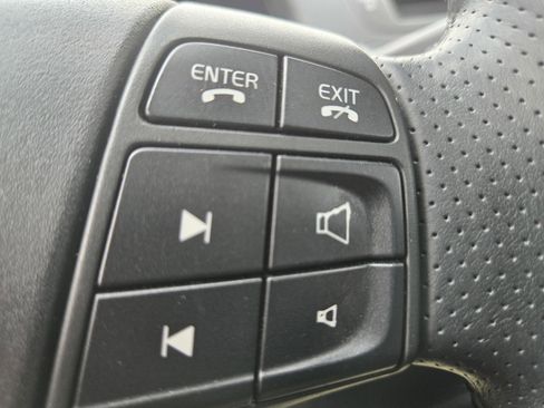 Used 2011 Volvo C30 T5 R-Design image 21