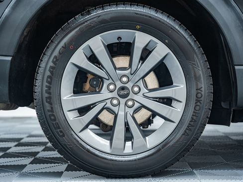 Certified 2021 Ford Explorer XLT w/ Equipment Group 202A image 19