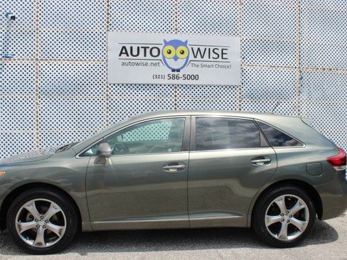Used 2013 Toyota Venza XLE FWD image 6