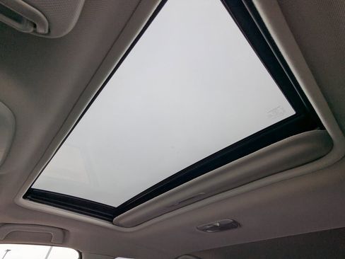 Used 2023 Subaru Crosstrek Hybrid w/ Moonroof Package w/Navigation image 20