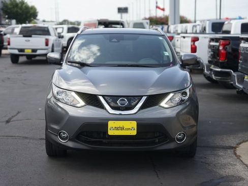 Used 2018 Nissan Rogue Sport SL w/ SL Premium Package FWD image 3