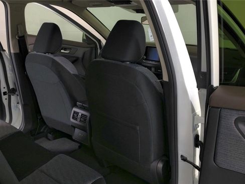 Certified 2023 Nissan Rogue SV image 34