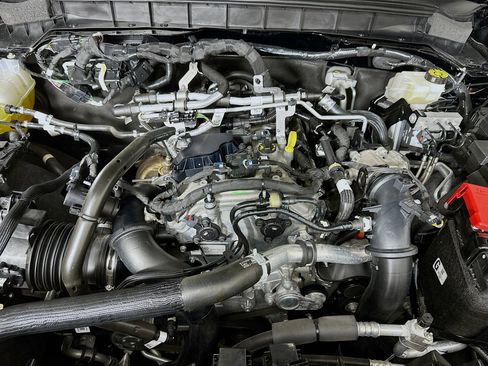 Used 2025 Ford Bronco Big Bend image 34