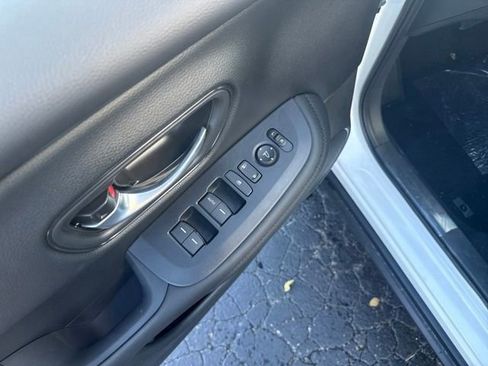 New 2026 Honda HR-V LX image 11