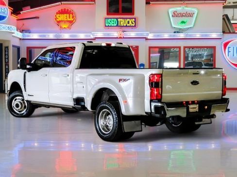 Used 2023 Ford F350 Lariat w/ Lariat Ultimate Package AWD/4WD image 4