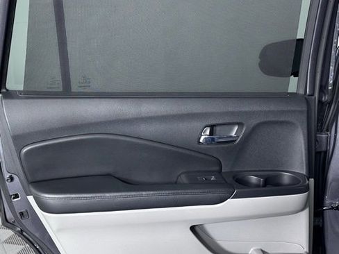 Used 2016 Honda Pilot Touring image 22