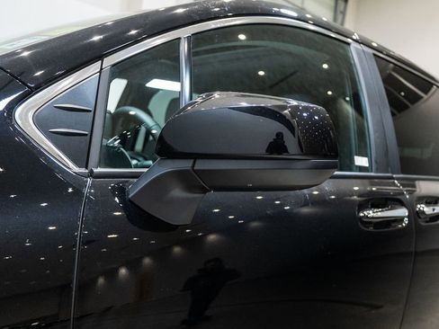 Used 2025 Toyota Sienna XLE image 9