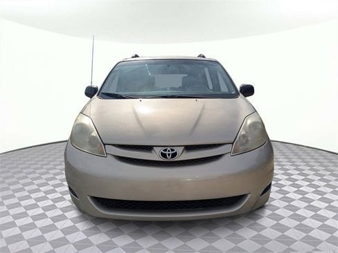Used 2008 Toyota Sienna LE image 9