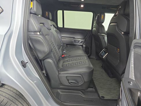 Used 2023 Rivian R1S Adventure AWD/4WD image 23