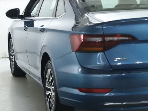 Used 2019 Volkswagen Jetta SE w/ Cold Weather Package FWD image 41