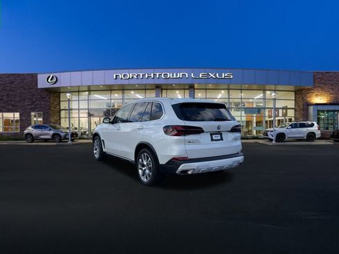 Used 2024 BMW X5 xDrive40i w/ Premium Package image 22