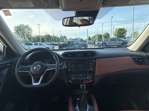 Used 2019 Nissan Rogue SL w/ Premium Package FWD image 10