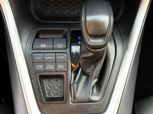 Used 2020 Toyota RAV4 LE w/ All Weather Liner Package image 24