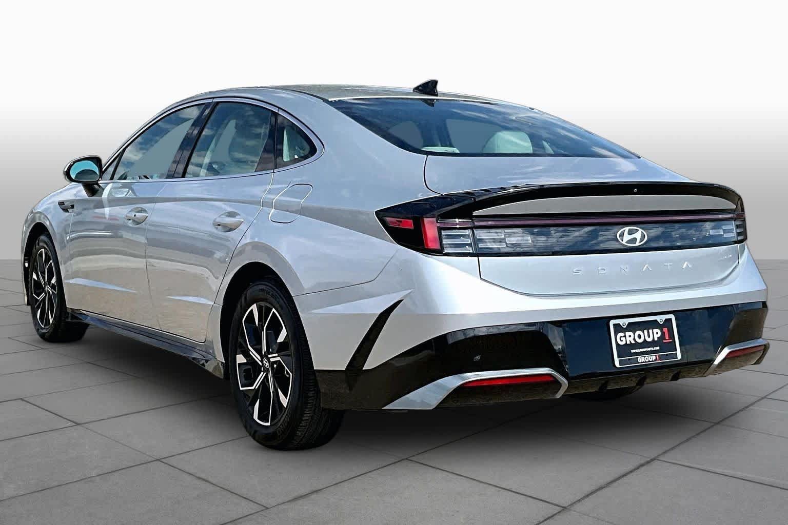 Used 2025 Hyundai Sonata SEL FWD image 11