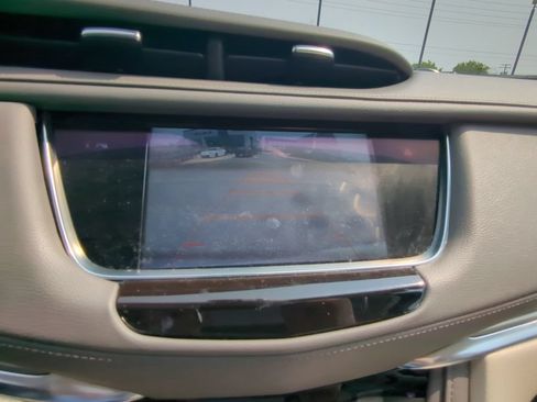 Used 2017 Cadillac XT5 Luxury w/ Driver Awareness Package FWD image 16