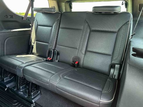 Used 2023 Chevrolet Suburban Premier AWD/4WD image 20