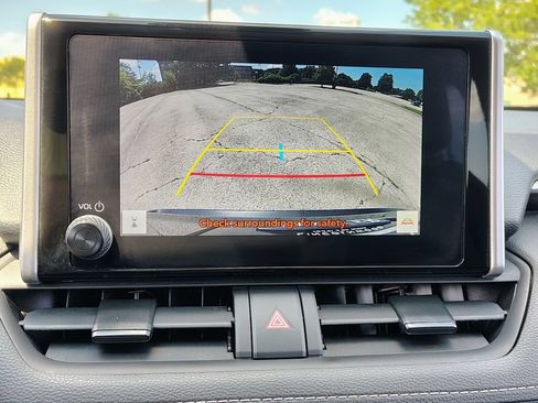 Used 2025 Toyota RAV4 XLE FWD image 20