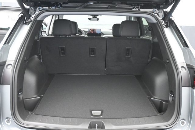 New 2026 Chevrolet Blazer LT w/ LPO, Black Sport Package FWD image 8