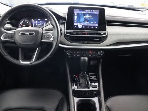 Used 2022 Jeep Compass Latitude w/ Convenience Group AWD/4WD image 2