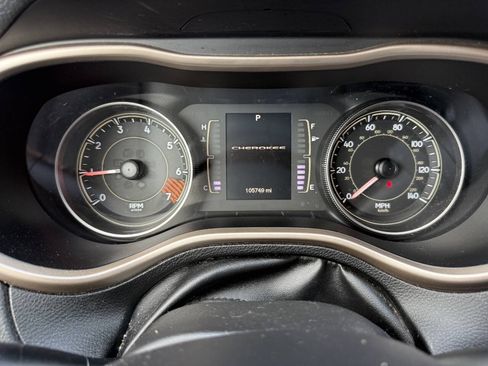 Used 2014 Jeep Cherokee Sport FWD image 14