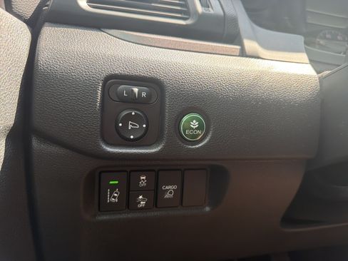 Certified 2025 Honda Ridgeline RTL image 36