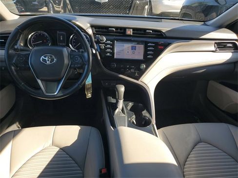Used 2019 Toyota Camry SE image 11