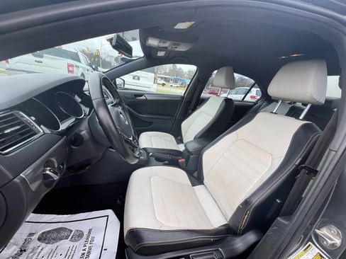 Used 2016 Volkswagen Jetta Sport image 34