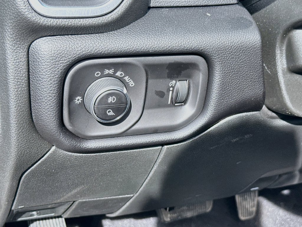 New 2027 RAM 3500 Big Horn AWD/4WD image 10