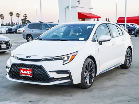 New 2026 Toyota Corolla SE FWD image 3