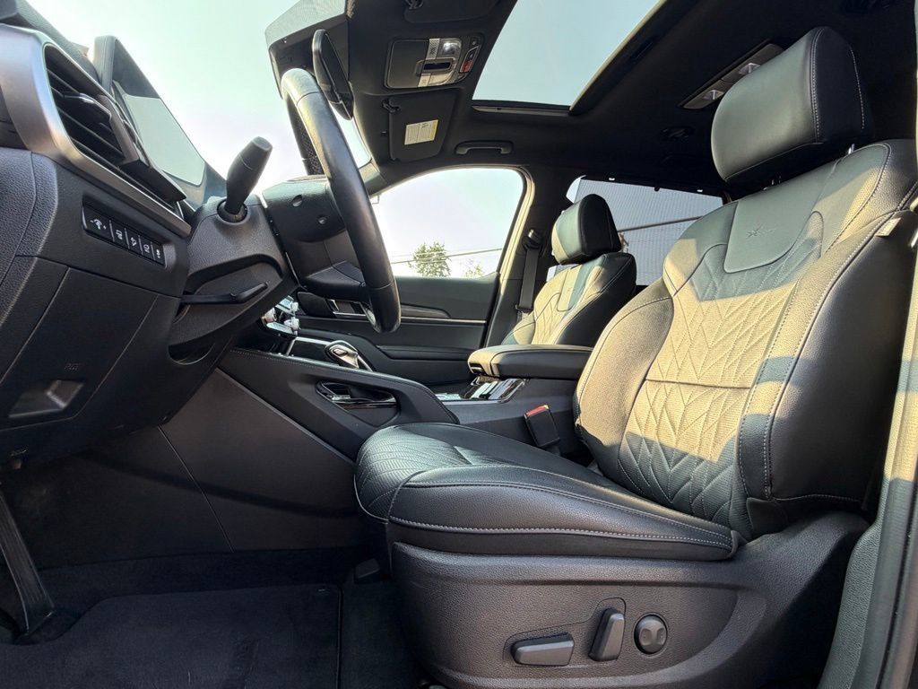 Used 2025 Kia Telluride EX X-Line AWD/4WD image 12